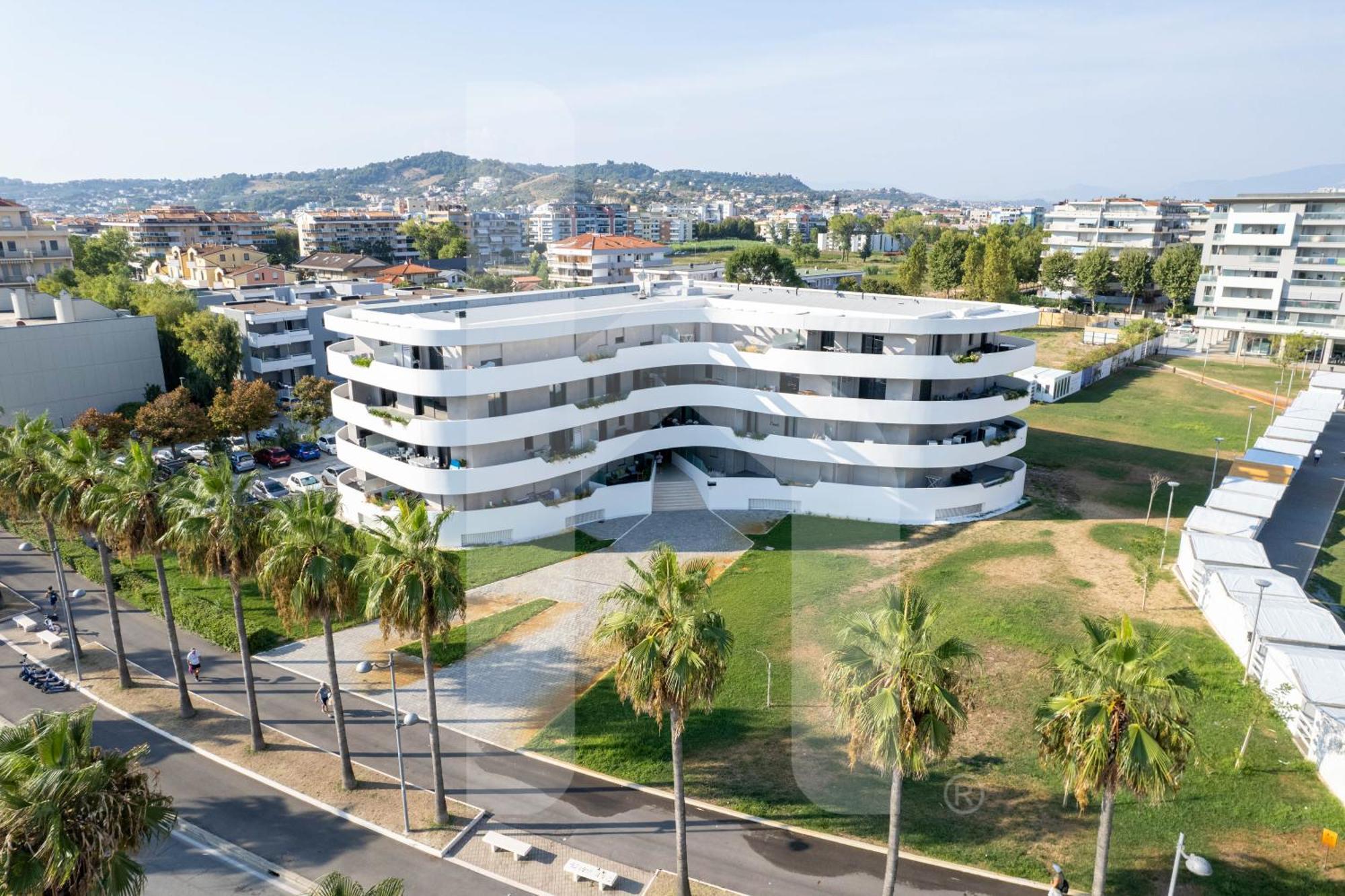 Homiday - Waterfront Montesilvano Exterior photo