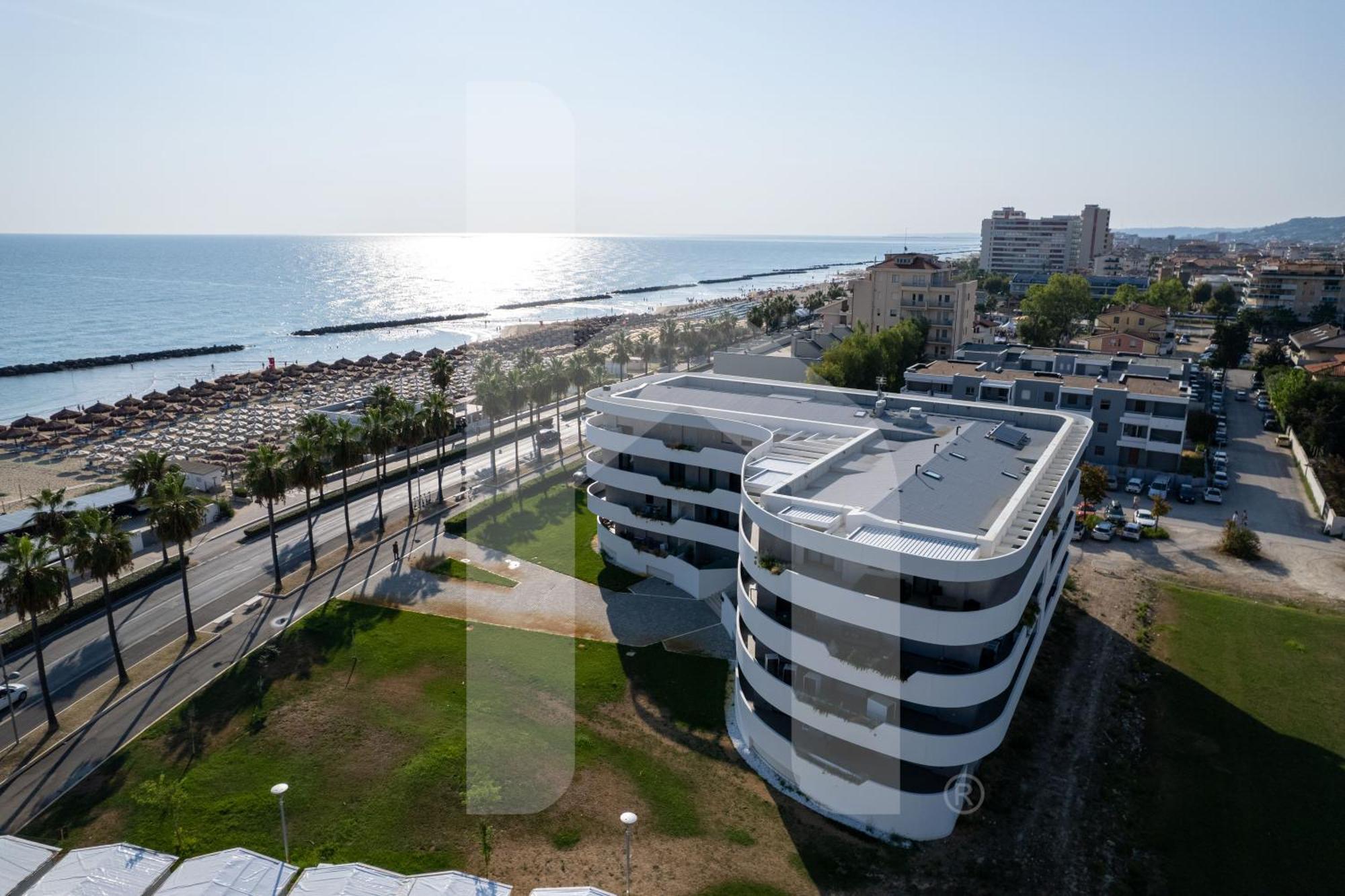 Homiday - Waterfront Montesilvano Exterior photo