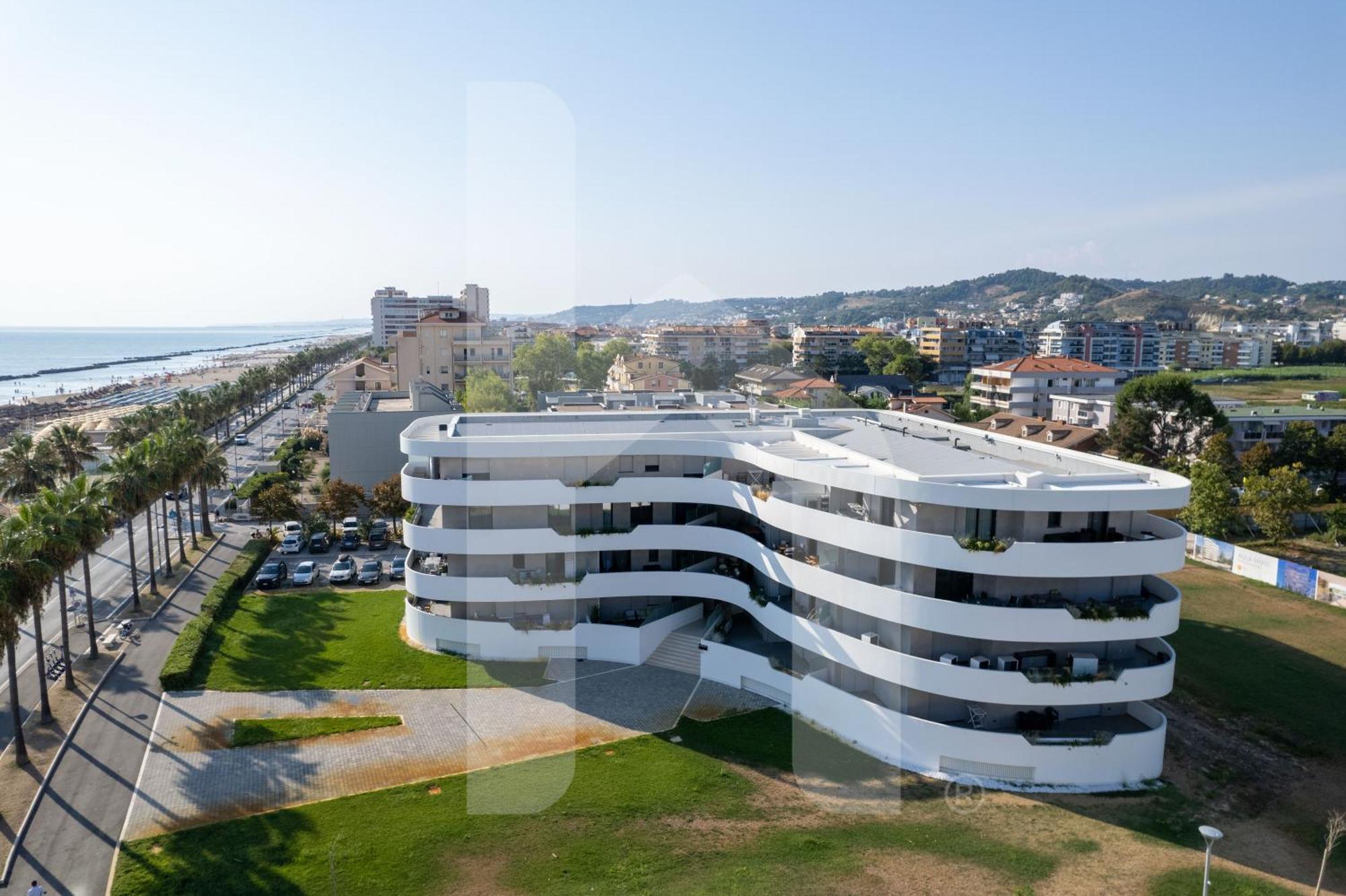 Homiday - Waterfront Montesilvano Exterior photo